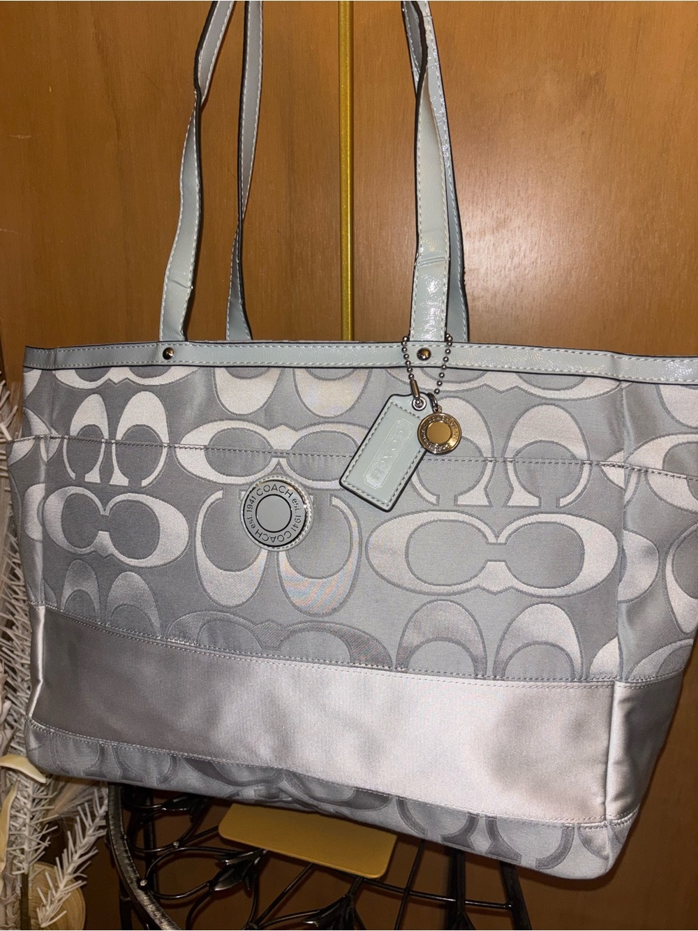 Coach F19422 Gray Signature Multifunctional Travel Tote with Metallic Accent - Picture 3 of 17